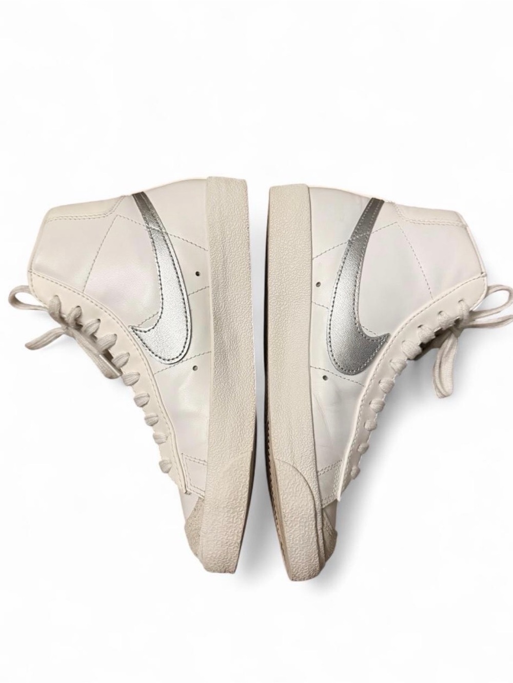 Nike‎ High-Top Sneakers in White with Silver Swoosh